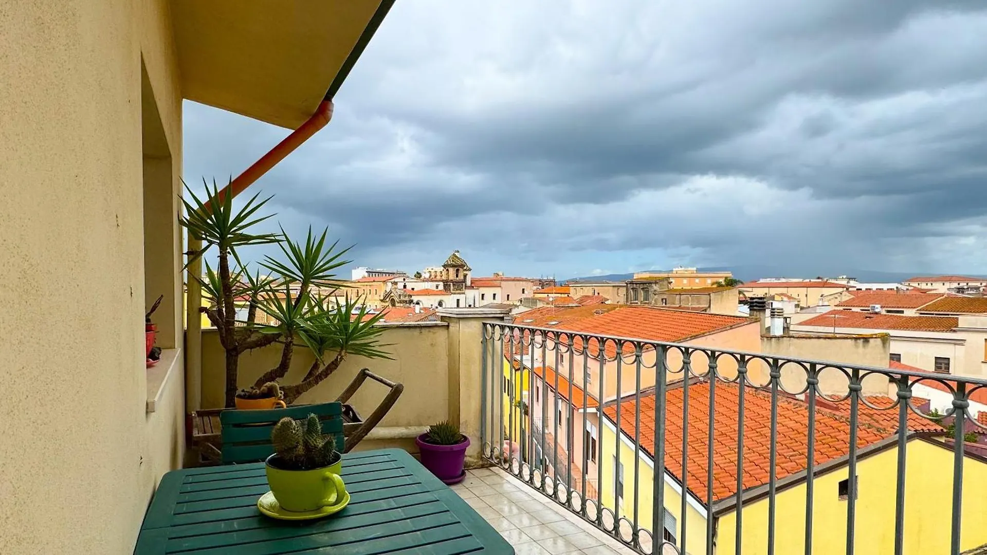 Sardinianworld-Sopra I Tetti Della Citta Appartement Oristano Italië