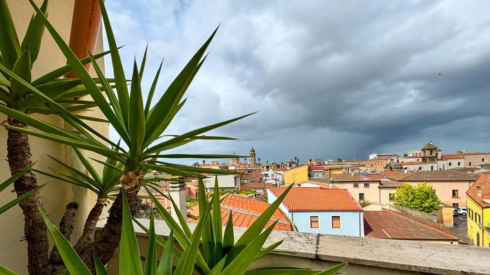 Sardinianworld-Sopra I Tetti Della Citta Apartment Oristano